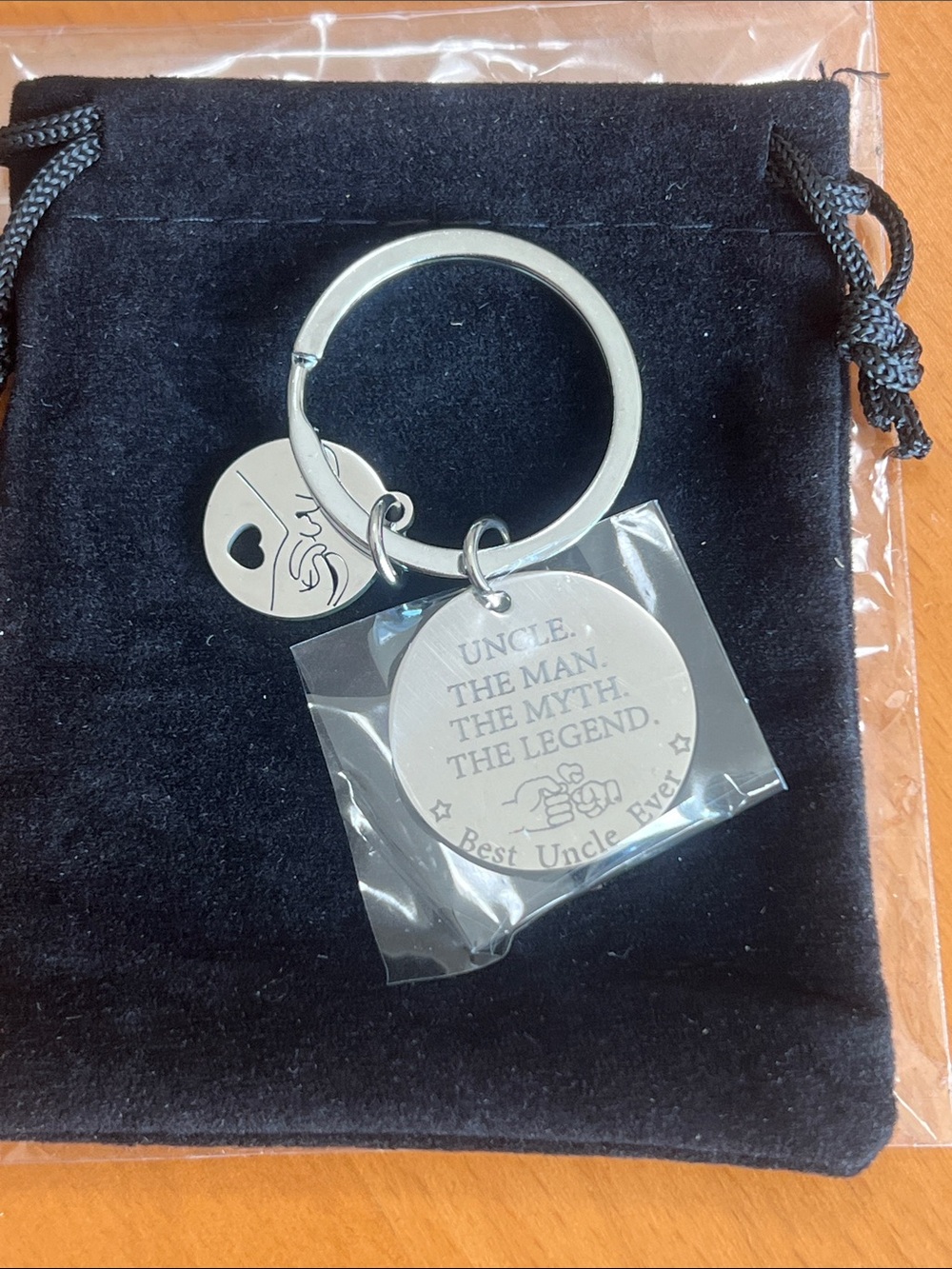 New Uncle Engraved Round Metal Keychain - Silver